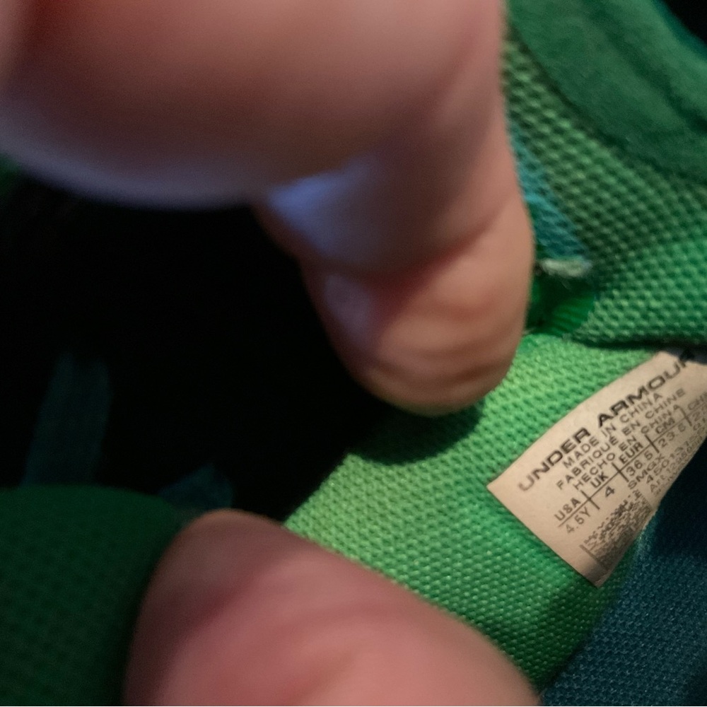 Under Armour Kids Sneakers - Black and Green great condition. - Picture 7 of 9